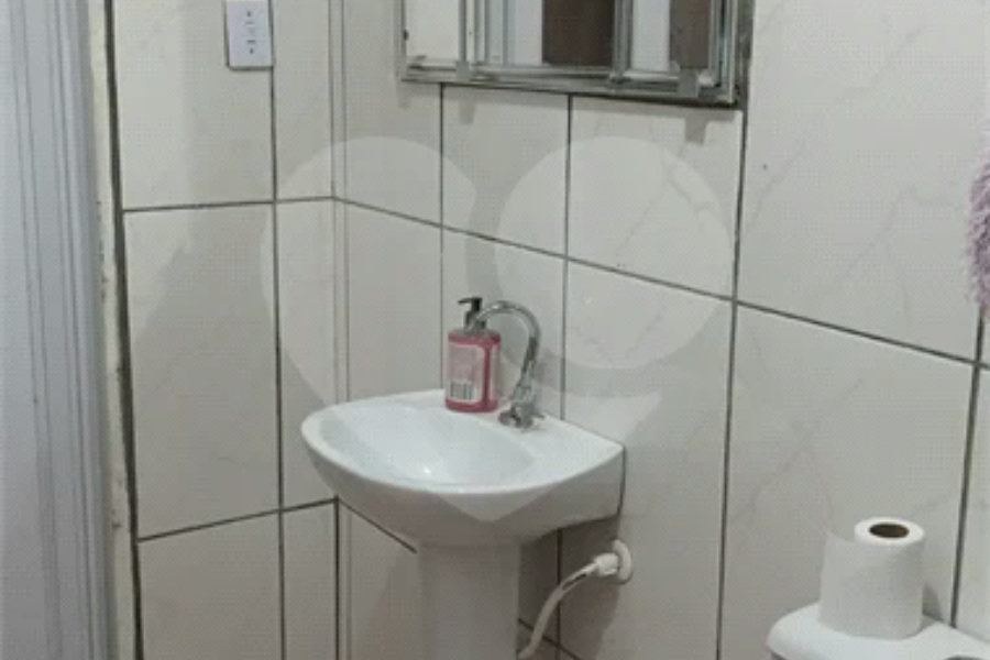 Térrea 02 dormitórios, localização privilegiada. Próximo a tudo