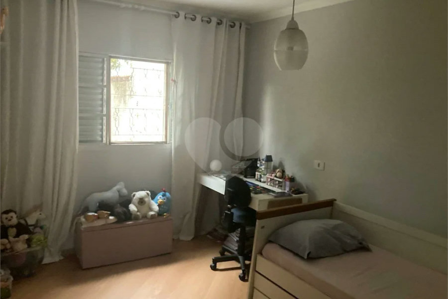 Ótimo sobrado à venda, ao lado do Roldão na Av. Cupece.