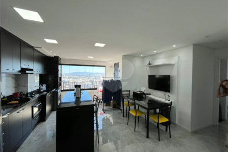 Apartamento no Brás repleto de lazer com 50 m² com 2 dormitórios e 1 vaga, Estuda Permuta