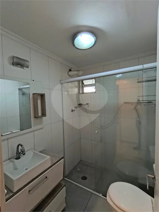 Apartamento com 2 Dormitórios , amplo com 77 metros e com vaga de garagem fixa