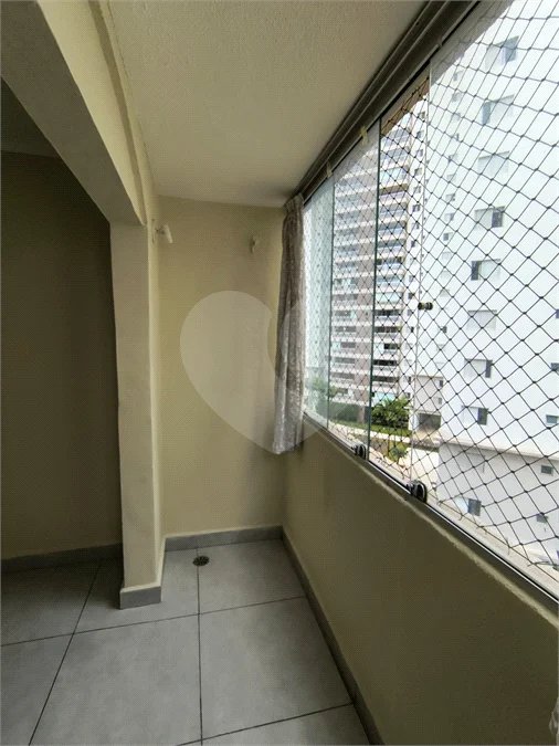 Apartamento com 2 Dormitórios , amplo com 77 metros e com vaga de garagem fixa