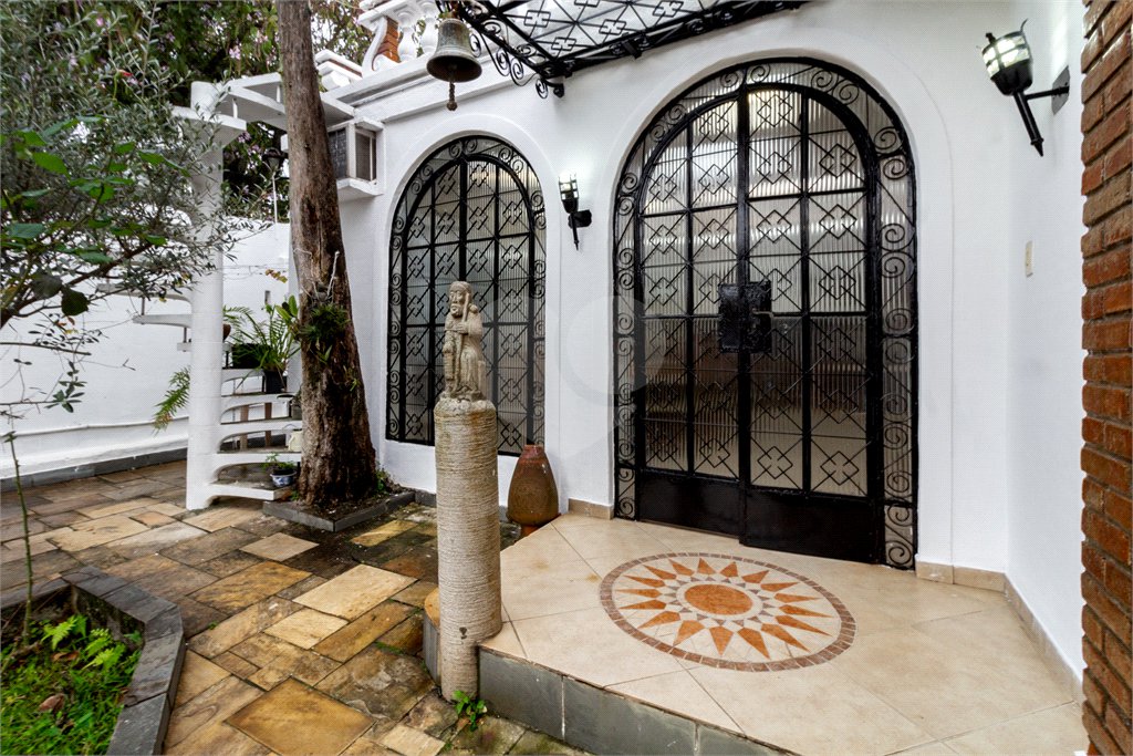 Casa Térrea à venda na Saúde c/285 m2 - Terreno de 392,50 m2 - 3 Quartos/2 Suítes/3 Vagas