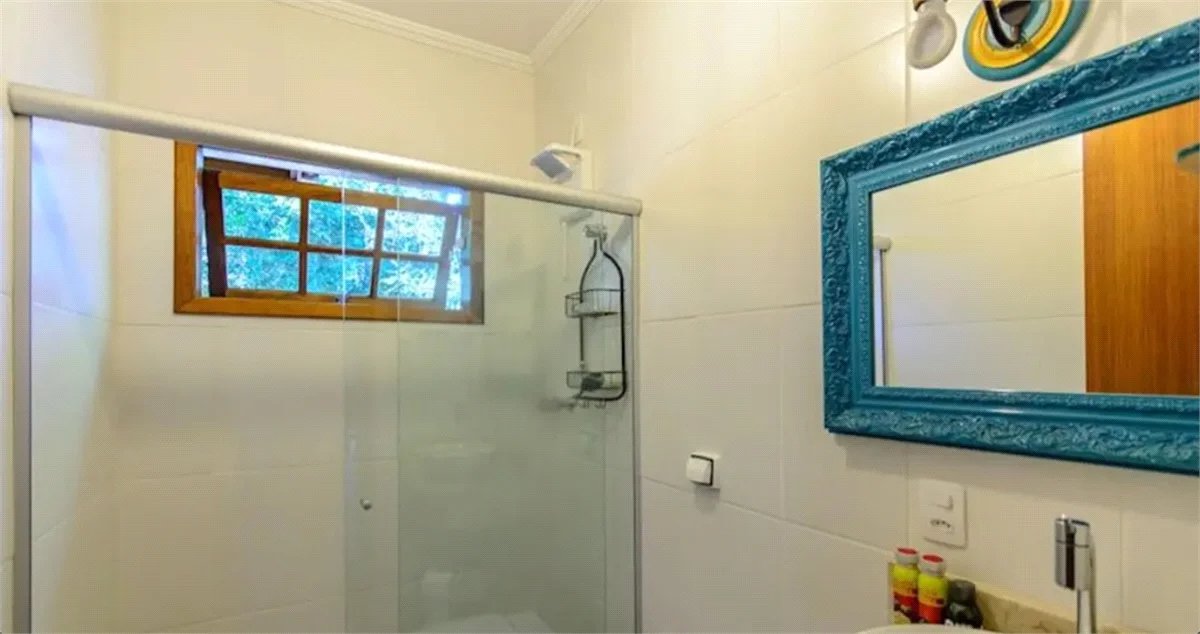 Casa à venda com 4 quartos, sendo 2 suítes,  em Granja Viana, Cotia, SP