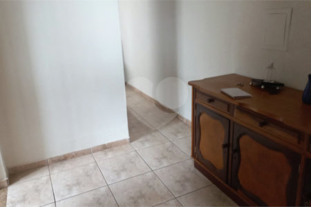 Sobrado à venda com 3 quartos em Jardim Bicão, São Carlos, SP