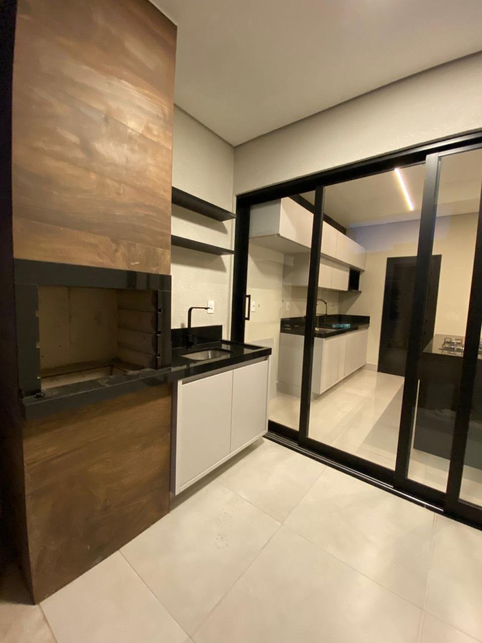 Casa à venda com 3 quartos, sendo 1 suíte, no condomínio Terras da Estancia, Paulínia- SP