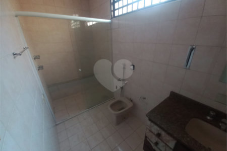Casa térrea para venda ou locação no Parque Estancia Suíça.