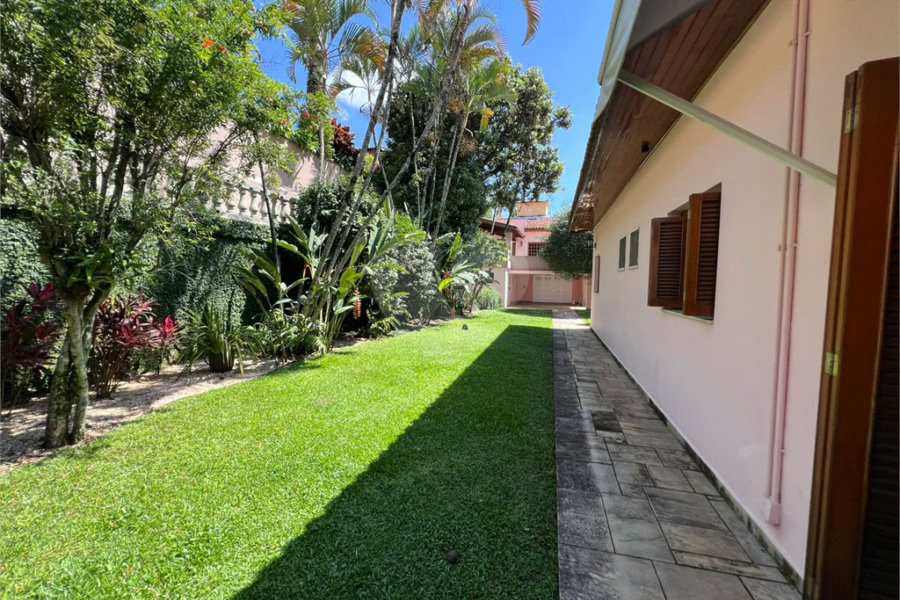 CASA TÉRREA ALTO PADRÃO NO TREMEMBE
