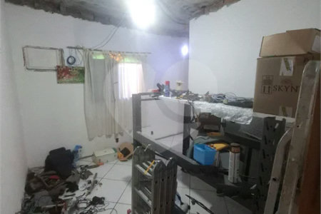 CASA LINEAR PRECISANDO DE REFORMA, 2 QUARTOS COM SUÍTE À VENDA, 121M² DE AREA CONSTRUIDA- CAMPO GRANDE