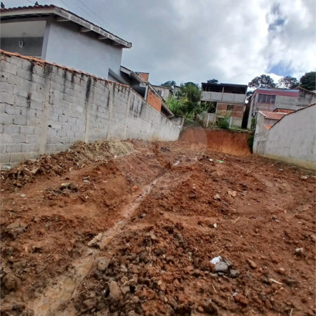 Terreno a venda com 300m² no Jardim do Trevo Atibaia