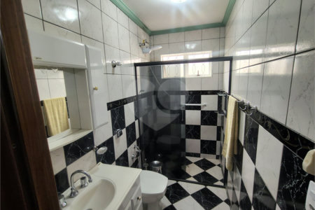 Casa ampla com 3 Quartos e 1 Suíte