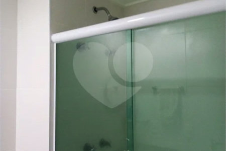 Apartamento à venda com 38m² e 1 dormitório, localizado no bairro Jardim Flor da Montanha.