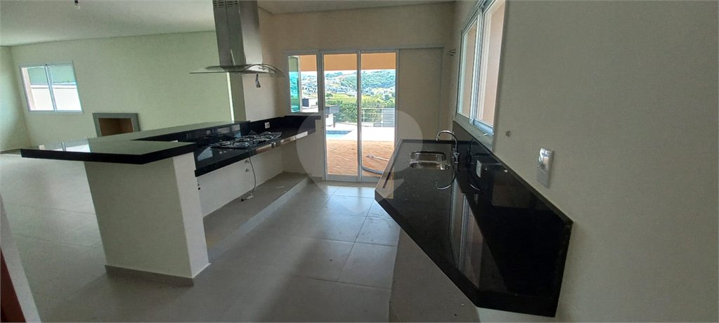 Casa à venda com 3 suítes em Santa Isabel, Louveira, SP