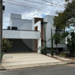 Casa de Alto Padrão à Venda – Condomínio Terra Magna | Indaiatuba/SP - Sofisticação, conforto e funcionalidade. Este magnífico sobrado possui 300 m² de área construída em um terreno de 420 m², com ambientes amplos, integrados e acabamentos de alto padrão. Destaques do imóvel - 4 dormitórios, sendo 3