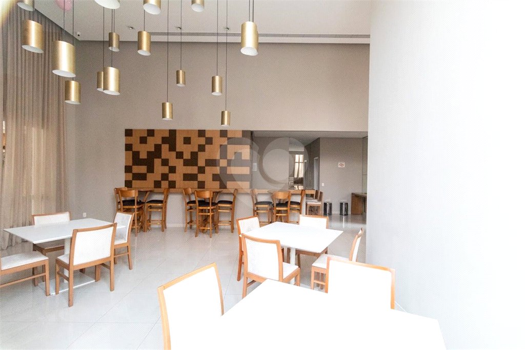 Apartamento 82 m² com varanda 2 dormitórios sendo 1 suítes 1 vaga.