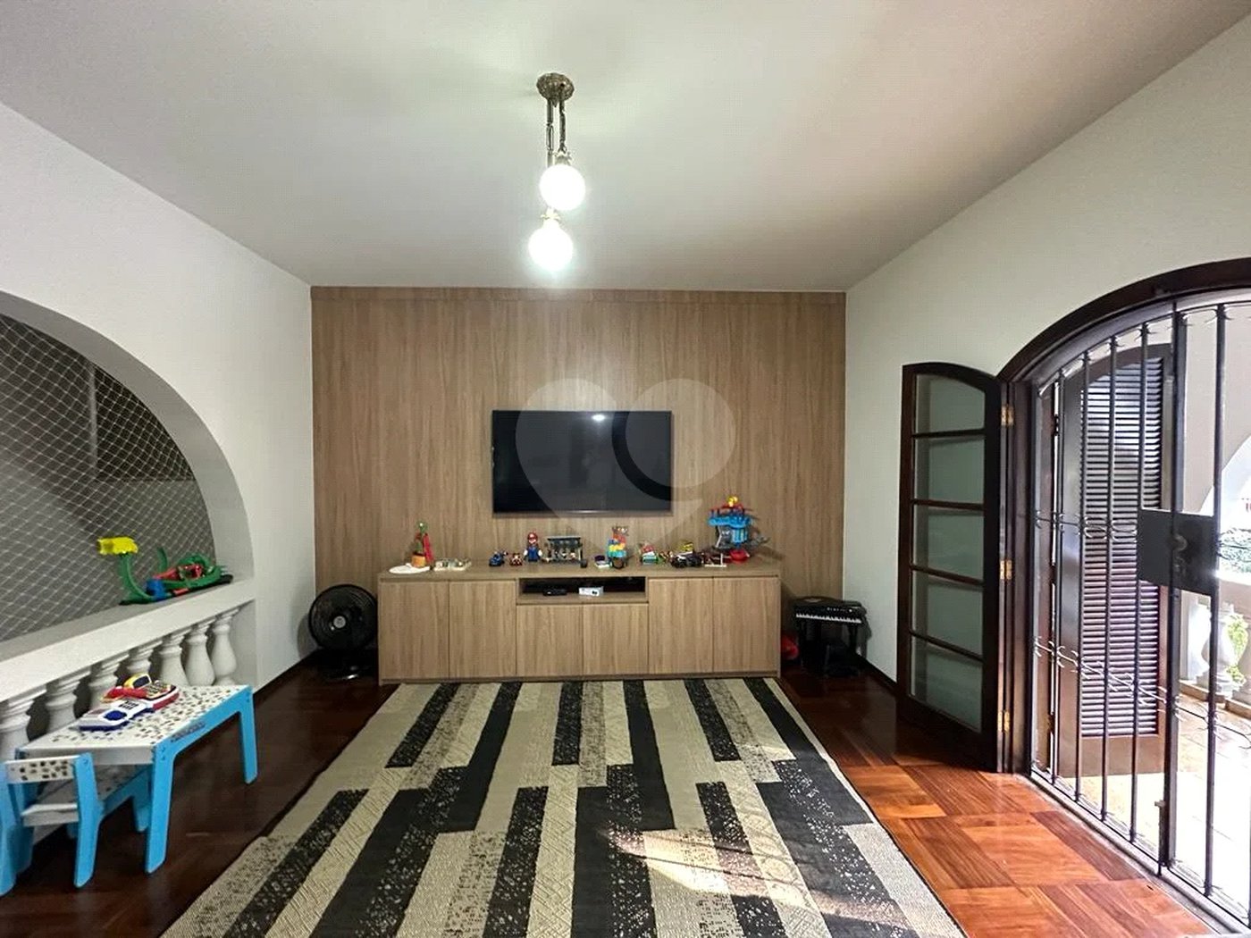 Casa assobradada à venda no bairro Nova Piracicaba, em Piracicaba/SP.
