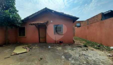 Casa à venda com 2 quartos, sendo 1 suíte,  em Jardim São Carlos 5, São Carlos, SP