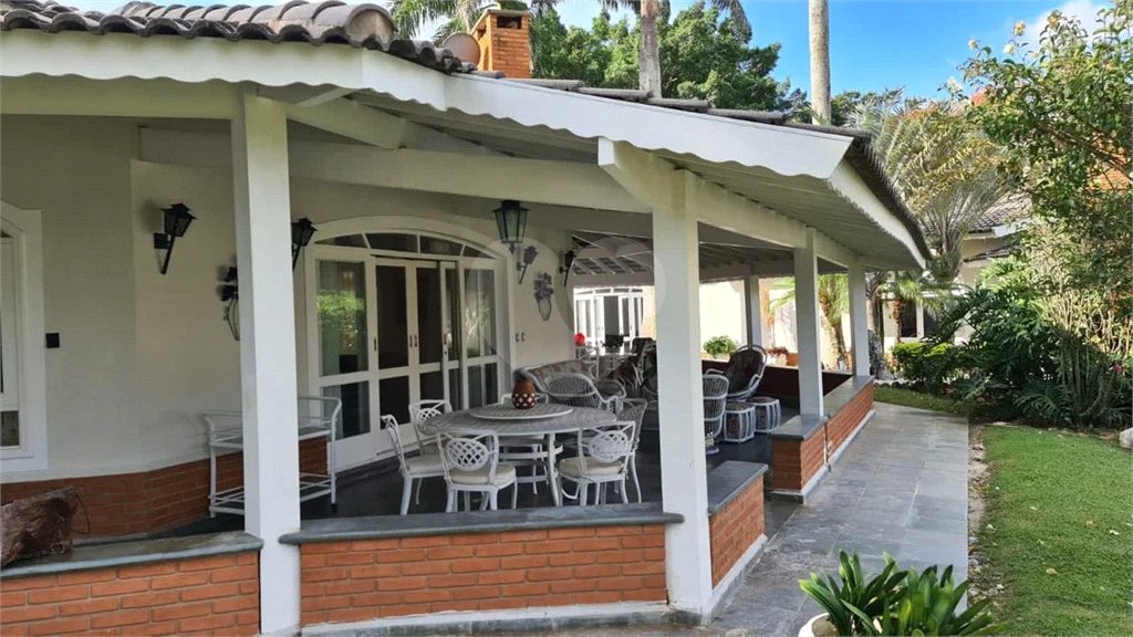 Casa à venda com 5 quartos, sendo 3 suítes,  no condomínio Village Sans Souci, Valinhos - SP