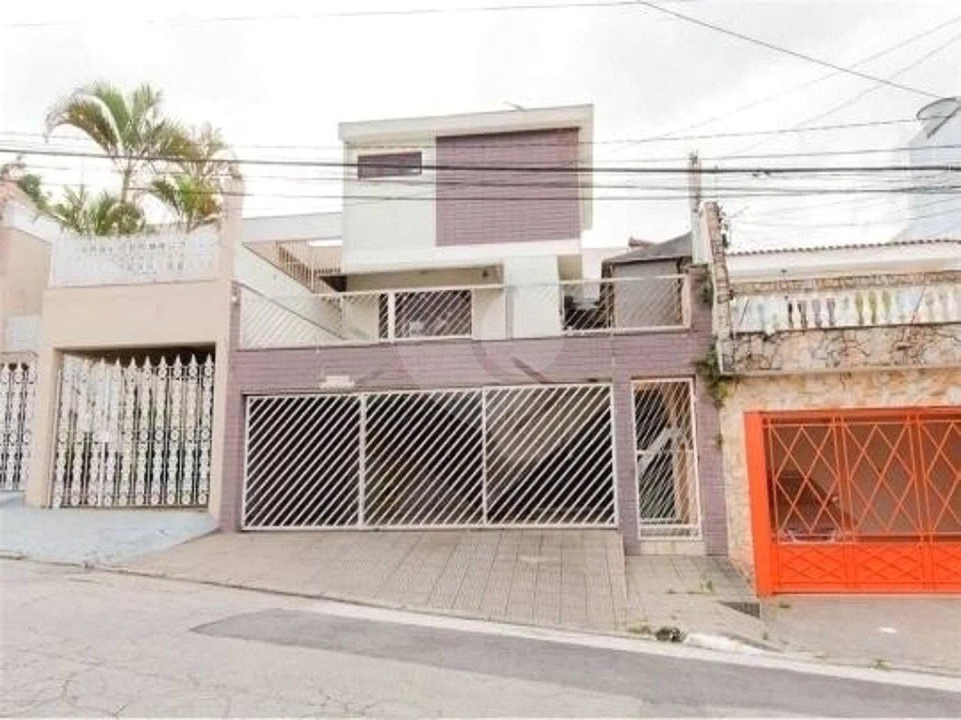 Casa com 203m² , 4 dormitórios , sendo 3 suítes , 2 vagas , à venda na Vila Formosa.