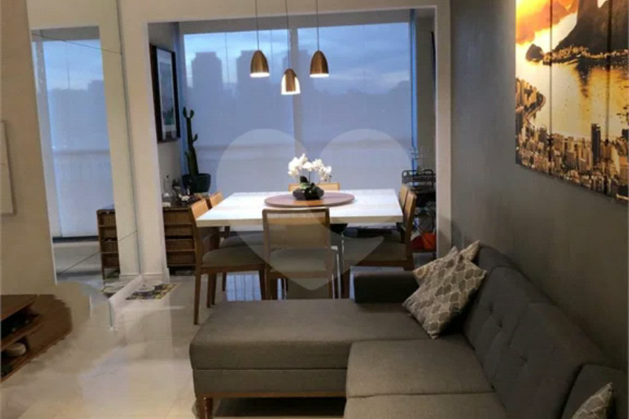 Apartamento à venda com 3 quartos, sendo 1 suíte, em Santo Amaro, São Paulo, SP