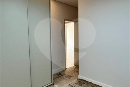 Apartamento com 69 metros todo reformado ao lado da Alameda Lucas em Atibaia.