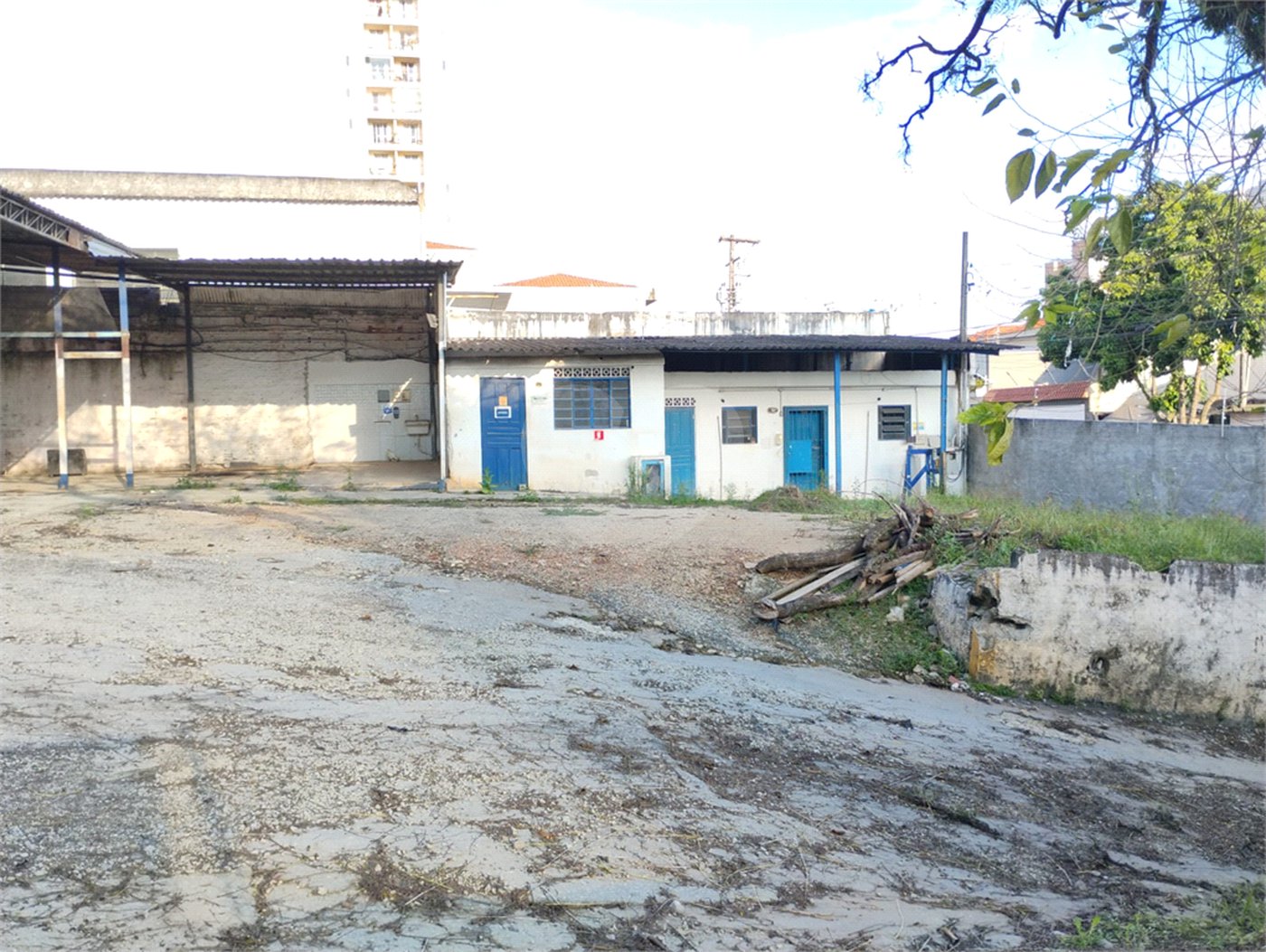 Aluga-se imóvel comercial na Zona Sul com 1500 m2