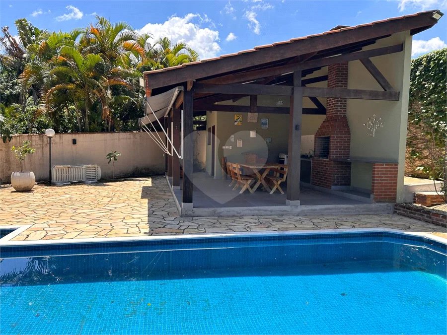 Casa para Venda ou Locação com opção de estar mobiliado no Condomínio Recanto Florido – Vinhedo/SP