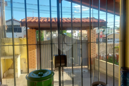 Casa à venda com 3 quartos, sendo 2 suítes,  em Capela, Vinhedo, SP