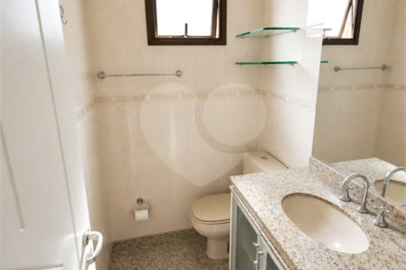 Excelente apartamento à venda na Vila Reg. Feijó