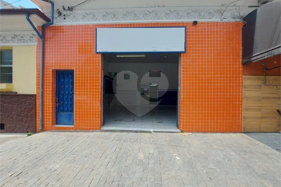 GALPÃO COMERCIAL DE 220,0 M² COM 02 BANHEIROS, COPA COM REFEITORIO, MEZANINO E VAGA DE GARAGEM PARA LOCAÇÃO NA LAPA