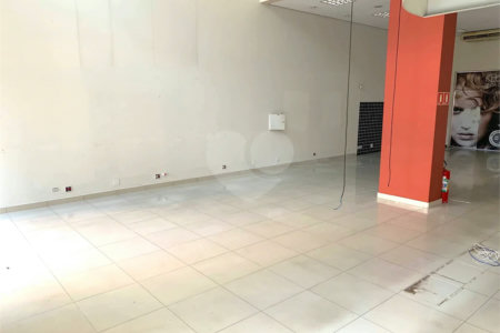 Aluga-se loja de rua, 230 m2, no Portal do Morumbi