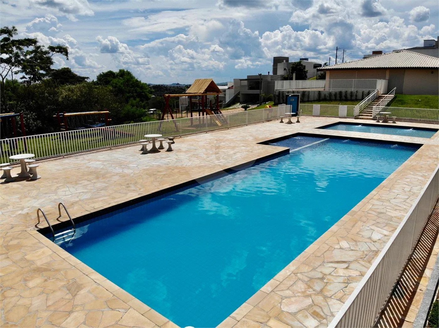 Terreno de 360 m² em Condomínio Fazenda das Areias – Projeto Aprovado
