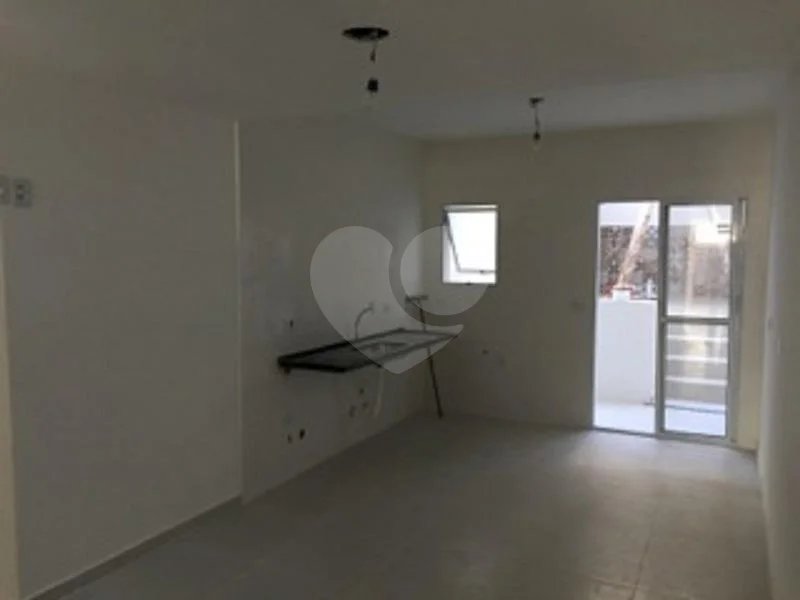 Sobrado novo nunca habitado.