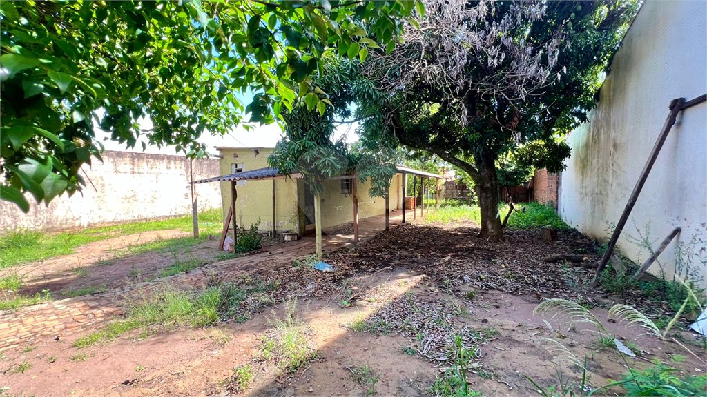 Terreno à Venda no Jardim Tangará
