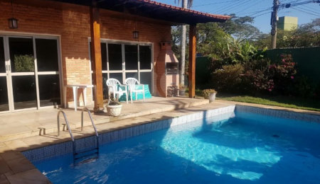 Casa Térrea à venda com 4 quartos, sendo 2 suítes,  em Interlagos, São Paulo, SP