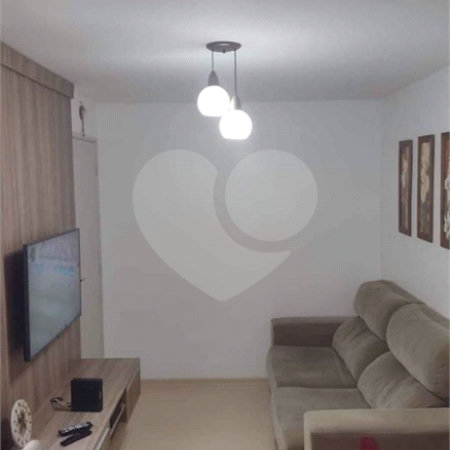 Apartamento no Condomínio Mont Royal.
