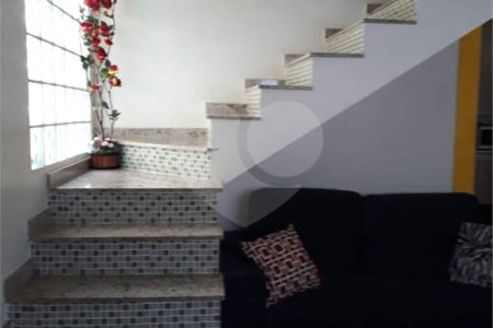 SOBRADO RESIDENCIAL EM EXCELENTE LOCALIZAÇÃO