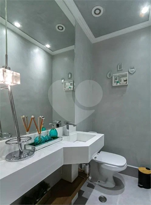 Apartamento mobiliado de 102 m² para locação no Centro de São Bernardo do Campo, com 3 dormitórios, 1 suíte, varanda gourmet com vista para o Paço Municipal, 2 vagas e lazer completo.