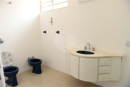 Casa térrea em Araraquara/SP.