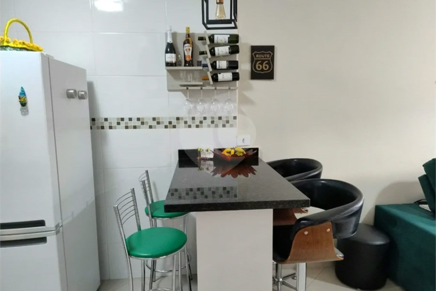 Vende-se Sobrado com 2 Suítes em Condomínio Fechado – Vila Ré