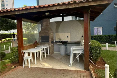Apartamento com 48m², 2 dormitórios, 1 vaga de garagem, à venda em Itaquera.