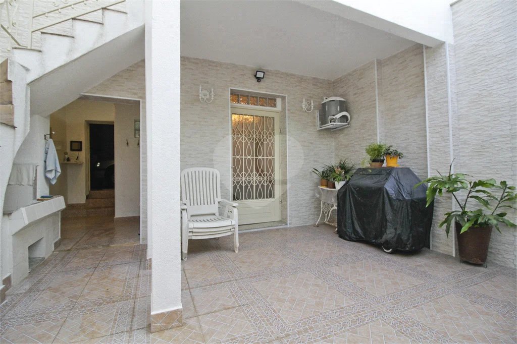 Sobrado à venda na Liberdade, 220 m², 5 dormitórios e 1 vaga, próximo Pq Aclimação, Aceita permuta