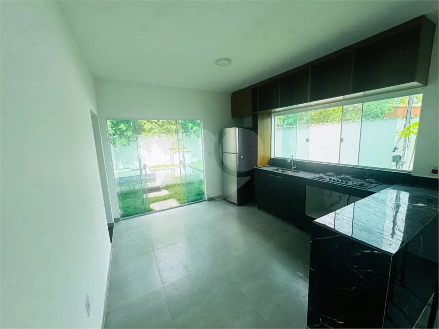 Casa para venda e locação anual com 3 quartos independente em São José em Búzios