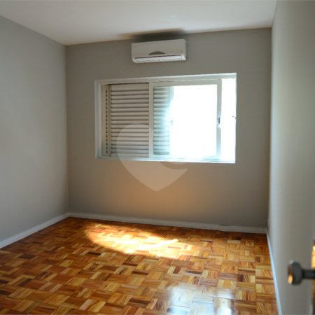 Casa térrea em Araraquara/SP.