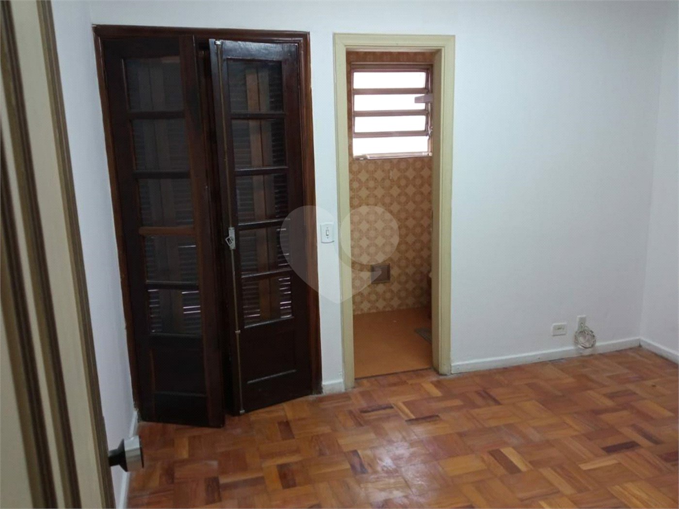 Excelente Sobrado com 04 suítes. Venha fazer uma visita.