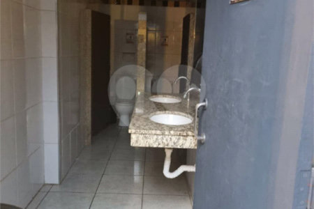 Casa Comercial no Centro .