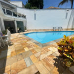 CASA TÉRREA EXCELENTE A VENDA NO TREMEMBÉ - 3 SUÍTES, PISCINA AREA GOURMET E 4 VAGAS DE GARAGEM