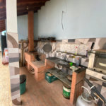 Casa Térrea com 2 dormitórios, sendo 1 suíte.