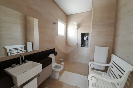 Casa à Venda no Condomínio Damha III – Elegância e Conforto para sua Família
