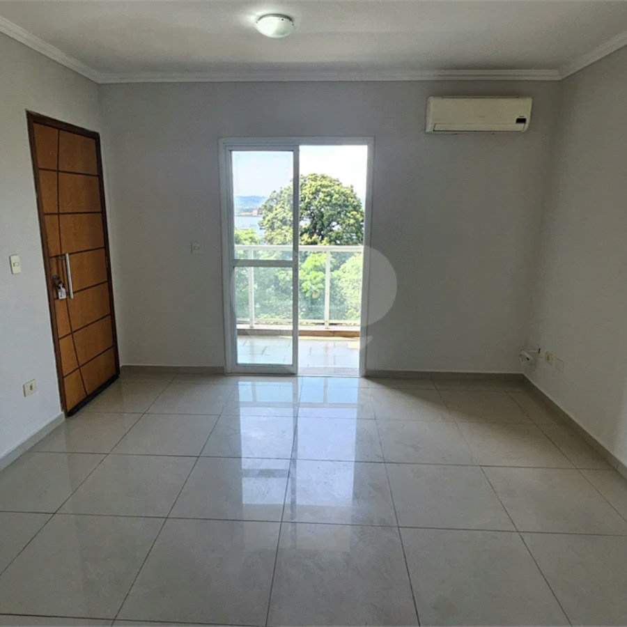 Apartamento Locação Condomínio Anguri com 02 dormitórios com Ar e Sacada