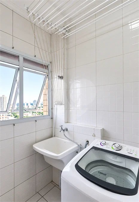 Apartamento de 84m² na Vila Lusitânia, em São Bernardo do Campo, com 3 dormitórios, suíte com varanda, 2 vagas cobertas, depósito privativo e lazer completo.